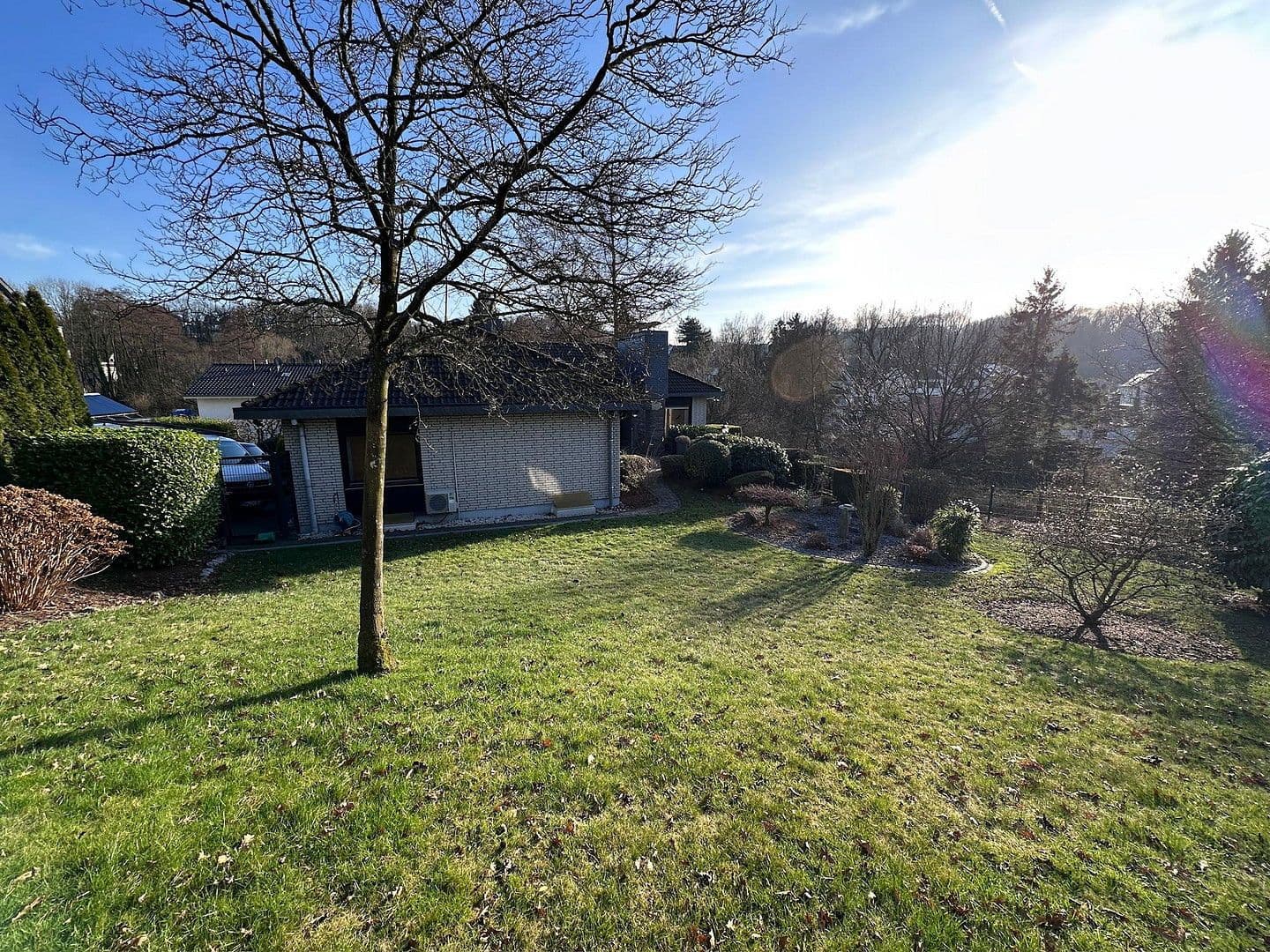 Prodej domu 228 m², pozemek 1.058 m², Solingen, Severní Porýní-Vestfálsko Prodej domu 228 m², pozemek 1.058 m², Solingen, Severní Porýní-Vestfálsko