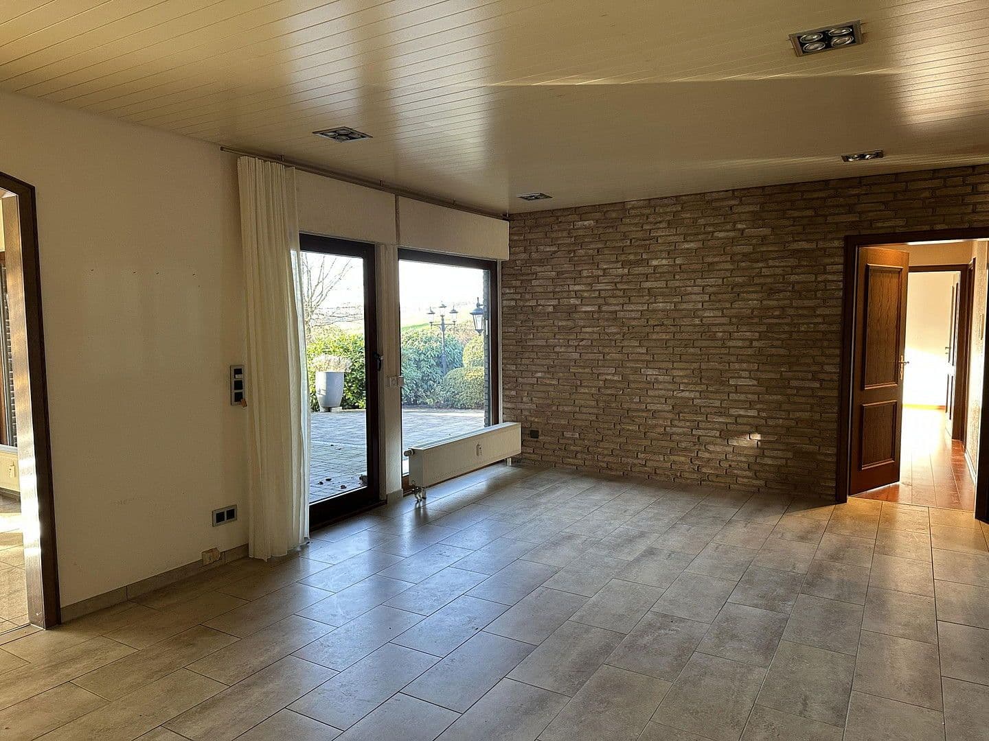 Prodej domu 228 m², pozemek 1.058 m², Solingen, Severní Porýní-Vestfálsko Prodej domu 228 m², pozemek 1.058 m², Solingen, Severní Porýní-Vestfálsko