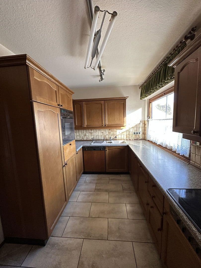 Prodej domu 228 m², pozemek 1.058 m², Solingen, Severní Porýní-Vestfálsko Prodej domu 228 m², pozemek 1.058 m², Solingen, Severní Porýní-Vestfálsko