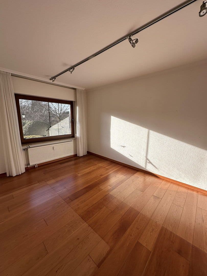Prodej domu 228 m², pozemek 1.058 m², Solingen, Severní Porýní-Vestfálsko Prodej domu 228 m², pozemek 1.058 m², Solingen, Severní Porýní-Vestfálsko