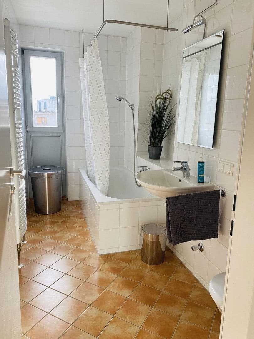 Pronájem bytu 3+1 88 m², St. Cajetan Str. 29, München, Bavorsko Pronájem bytu 3+1 88 m², St. Cajetan Str. 29, München, Bavorsko