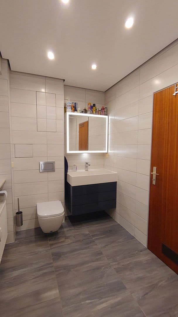 Prodej bytu 4+1 87 m², Leipziger Straße 24, Wiesbaden Bierstadt, Hessen Prodej bytu 4+1 87 m², Leipziger Straße 24, Wiesbaden Bierstadt, Hessen