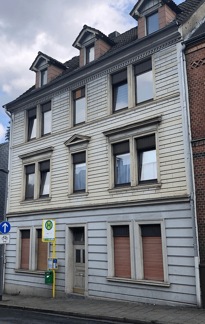 Prodej domu 228 m², pozemek 138 m², Wilhelmstr 71, Velbert, Severní Porýní-Vestfálsko Prodej domu 228 m², pozemek 138 m², Wilhelmstr 71, Velbert, Severní Porýní-Vestfálsko