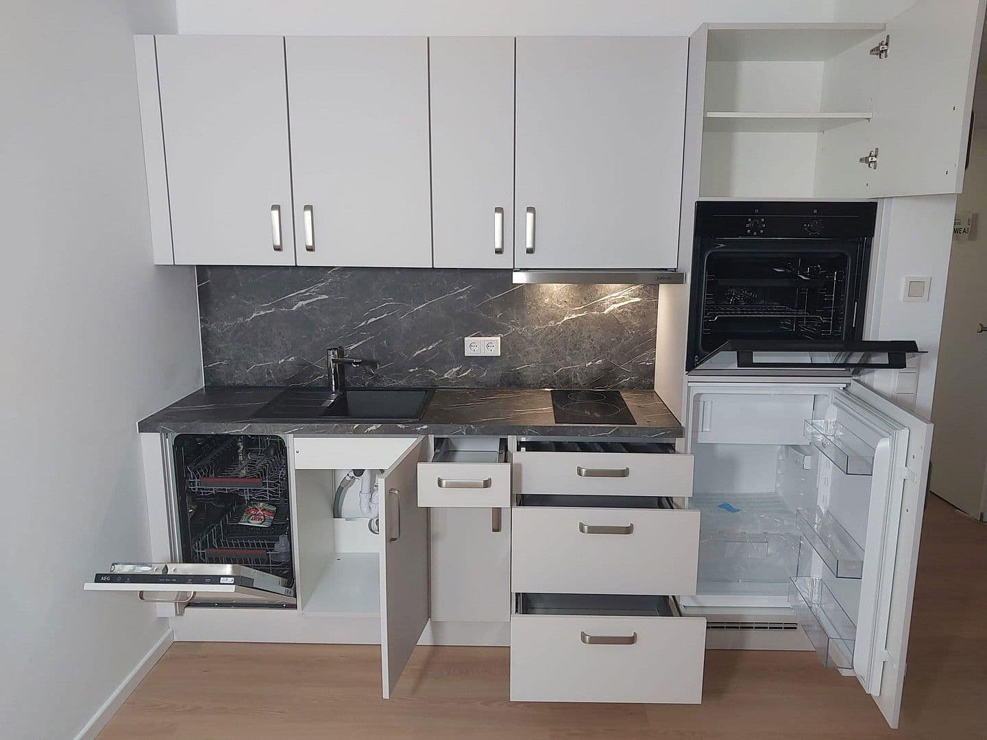 Pronájem bytu 1+1 26 m², Maximilianstr. 43, Nürnberg, Bavorsko Pronájem bytu 1+1 26 m², Maximilianstr. 43, Nürnberg, Bavorsko