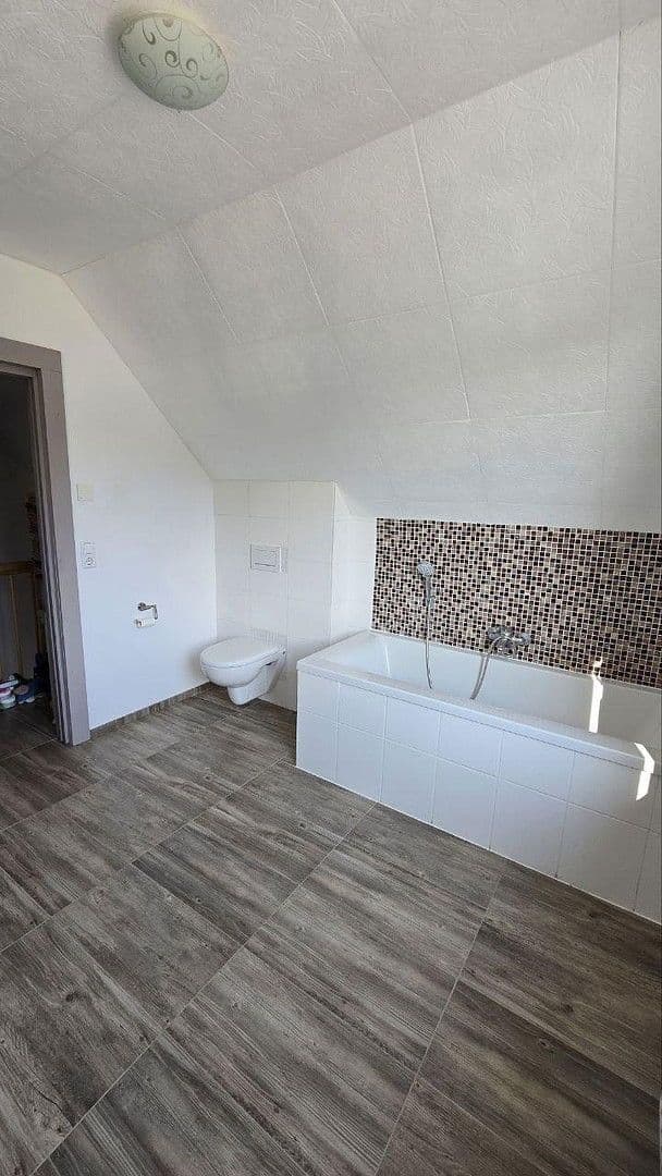 Prodej domu 120 m², pozemek 883 m², Dürrlauingen, Bavorsko Prodej domu 120 m², pozemek 883 m², Dürrlauingen, Bavorsko