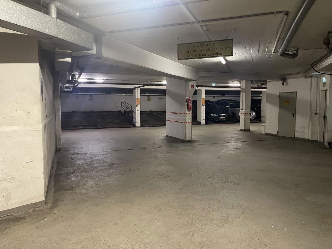 Pronájem garáže, Oberbilker Allee 78, Düsseldorf, Severní Porýní-Vestfálsko Pronájem garáže, Oberbilker Allee 78, Düsseldorf, Severní Porýní-Vestfálsko