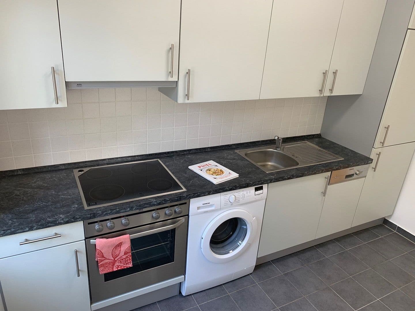 Pronájem bytu 2+1 57 m², Wartburgstraße 29, Berlin, Berlín Pronájem bytu 2+1 57 m², Wartburgstraße 29, Berlin, Berlín