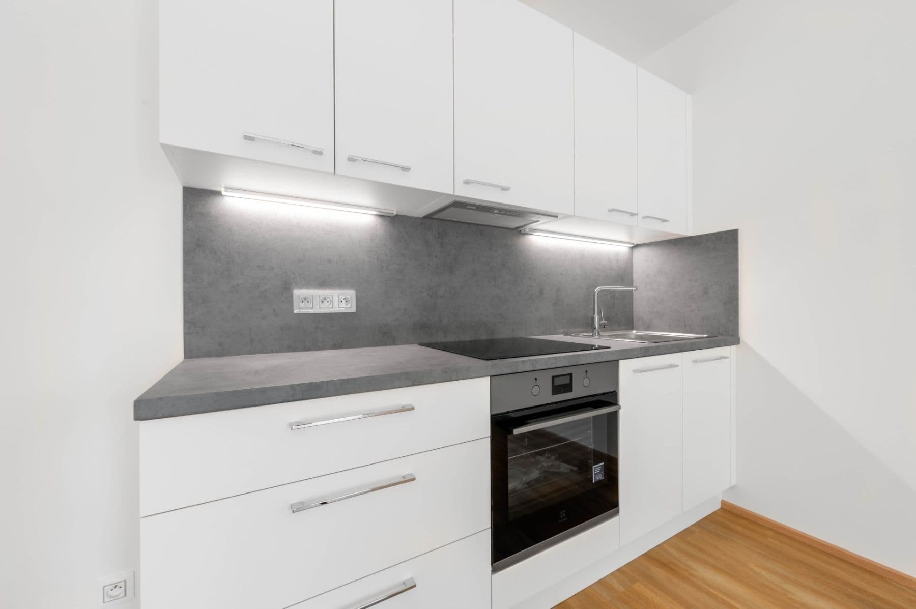 Pronájem bytu 1+kk 36 m², Kotlaska, Praha, Praha Pronájem bytu 1+kk 36 m², Kotlaska, Praha, Praha