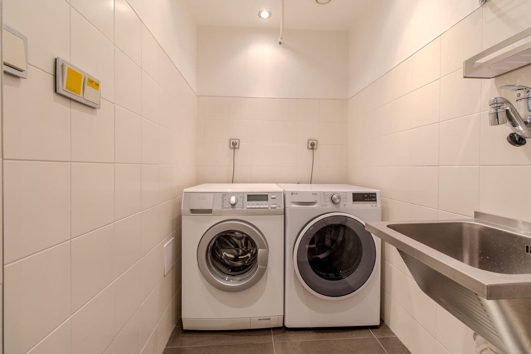 Pronájem bytu 4+kk 88 m², Kloboučnická, Praha, Praha Pronájem bytu 4+kk 88 m², Kloboučnická, Praha, Praha