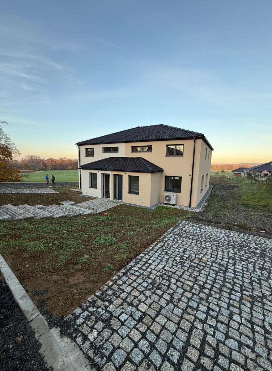 Prodej bytu 4+kk 110 m², Strančice, Středočeský kraj Prodej bytu 4+kk 110 m², Strančice, Středočeský kraj