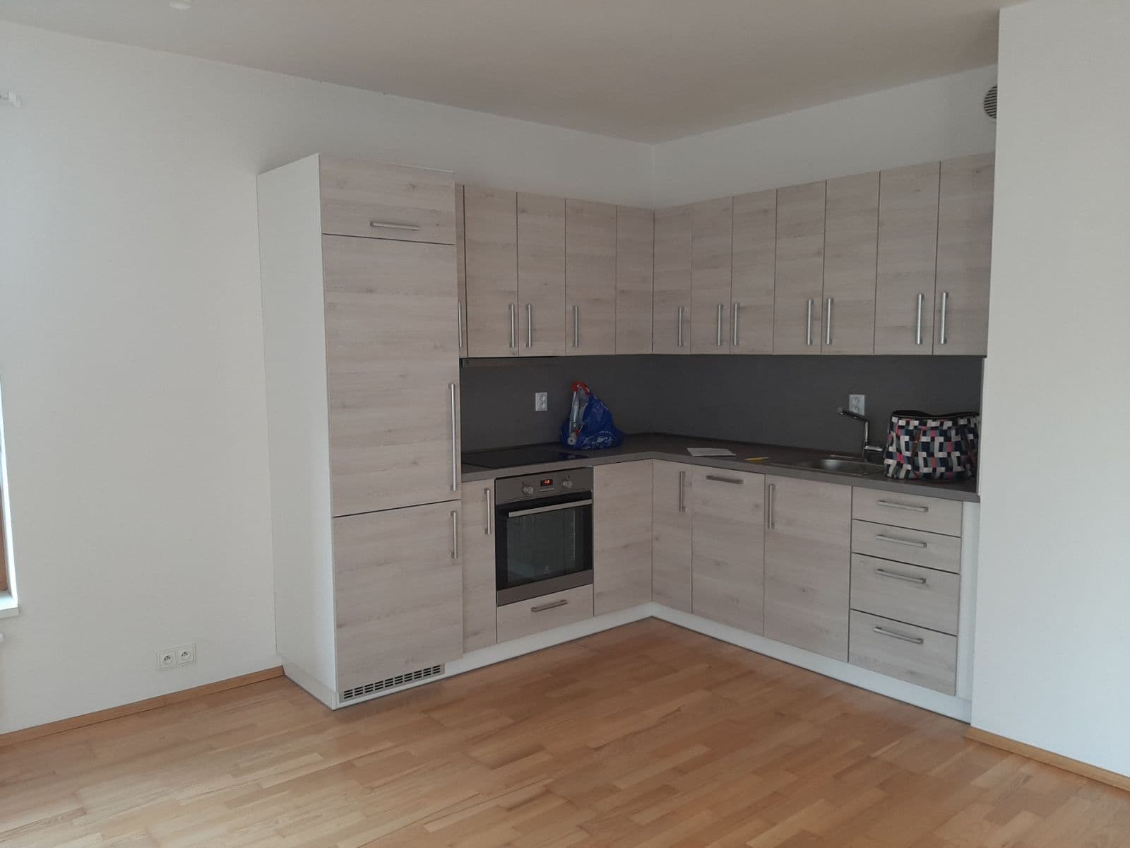Pronájem bytu 2+kk 55 m², Jeseniova, Praha, Praha Pronájem bytu 2+kk 55 m², Jeseniova, Praha, Praha