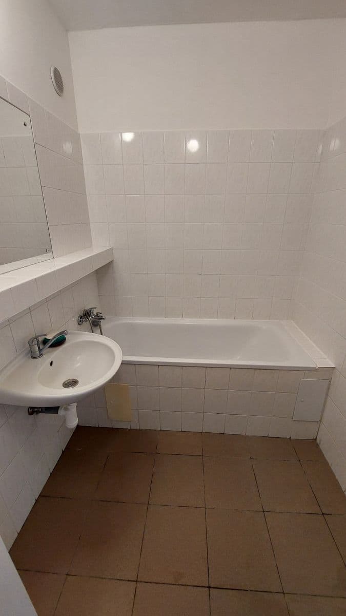 Pronájem bytu 3+1 74 m², Petýrkova, Praha, Praha Pronájem bytu 3+1 74 m², Petýrkova, Praha, Praha
