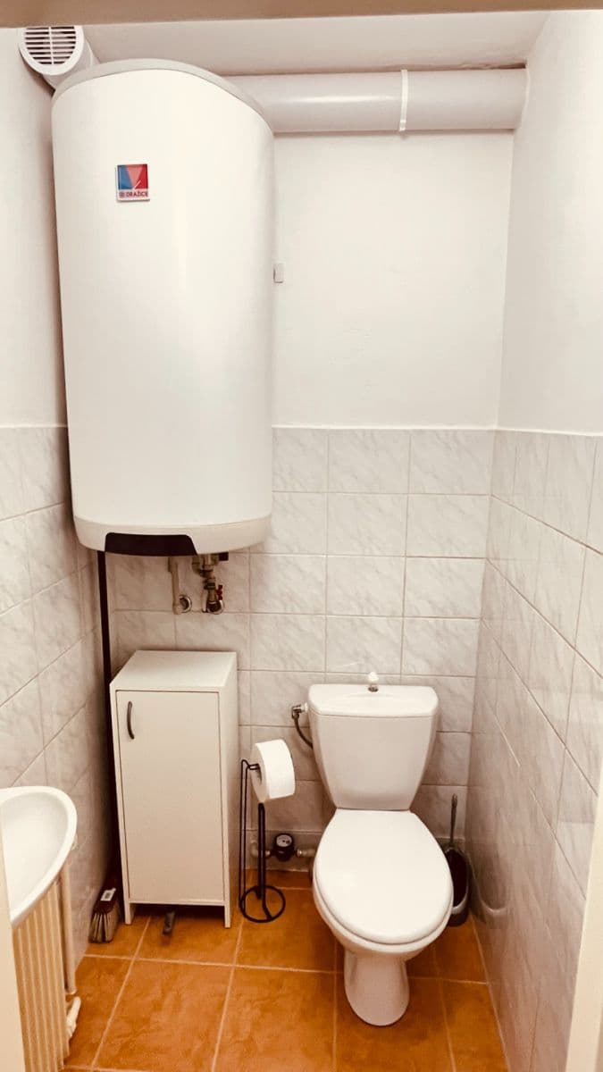 Pronájem bytu 1+kk 40 m², Na Moklině, Praha, Praha Pronájem bytu 1+kk 40 m², Na Moklině, Praha, Praha