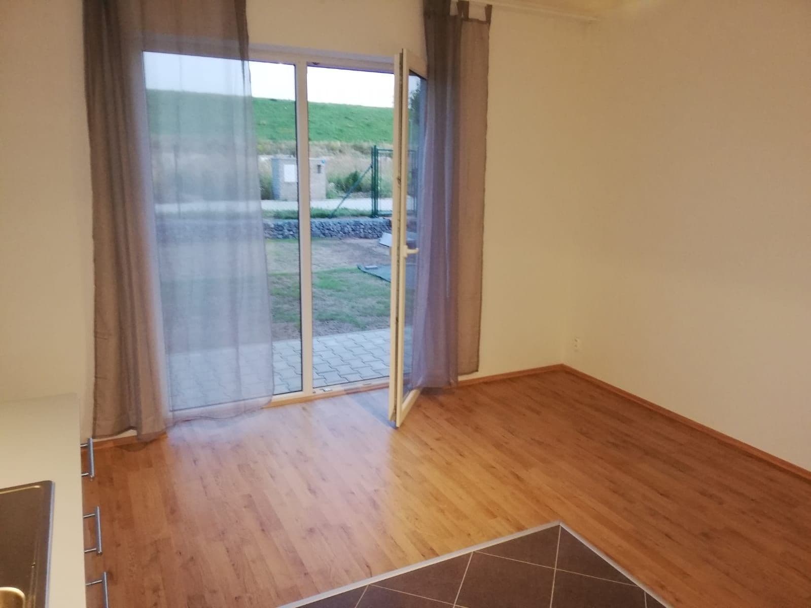 Pronájem bytu 2+kk 50 m², U Hostavického potoka, Praha, Praha Pronájem bytu 2+kk 50 m², U Hostavického potoka, Praha, Praha