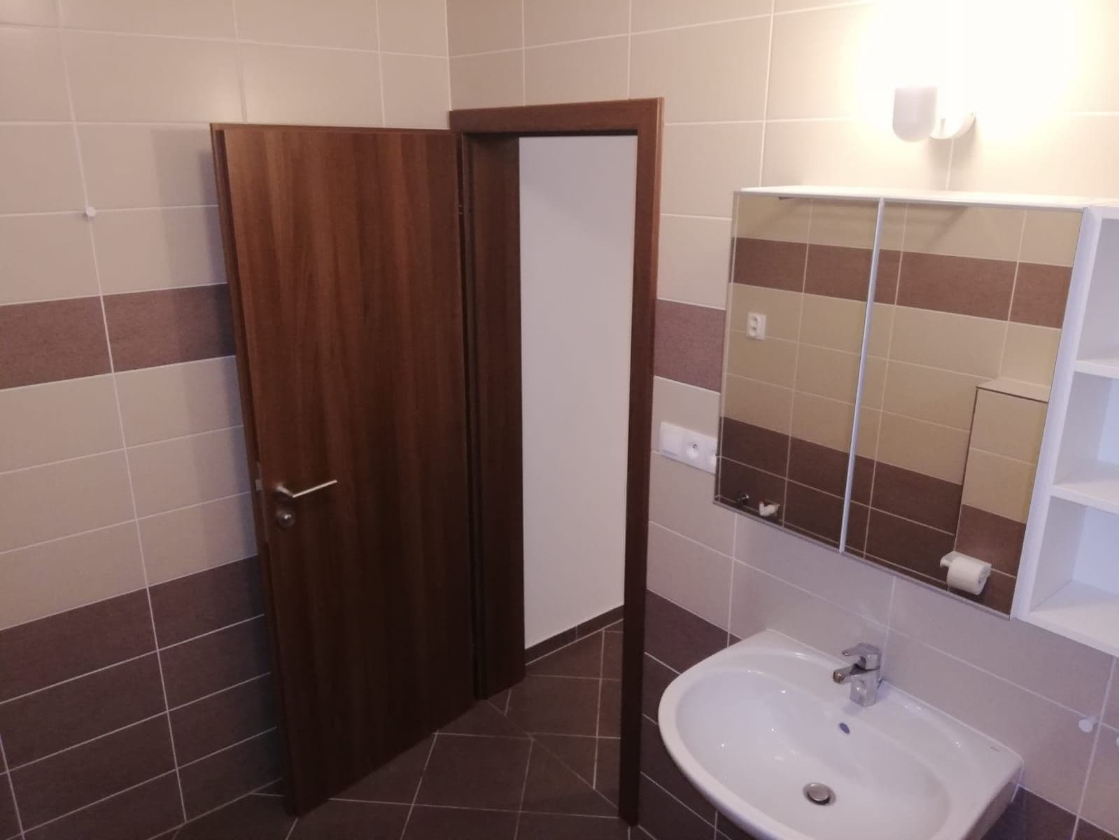 Pronájem bytu 2+kk 50 m², U Hostavického potoka, Praha, Praha Pronájem bytu 2+kk 50 m², U Hostavického potoka, Praha, Praha
