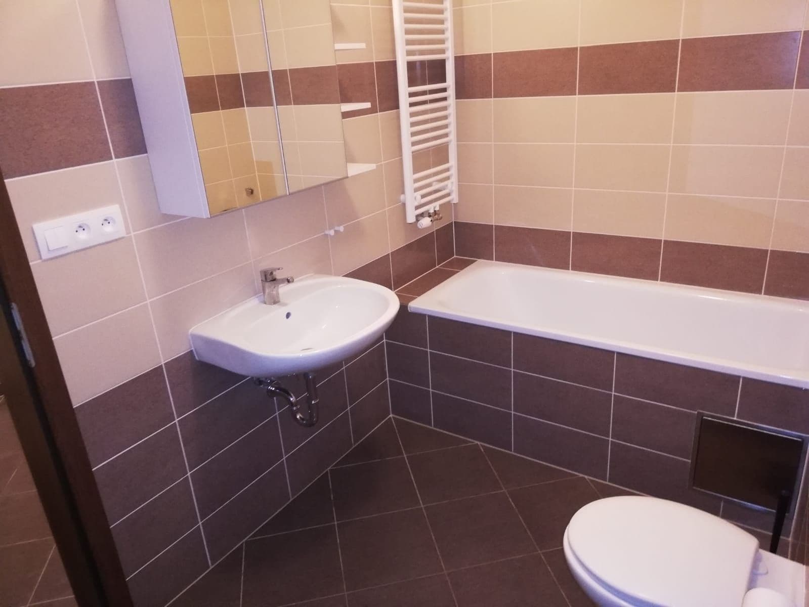 Pronájem bytu 2+kk 50 m², U Hostavického potoka, Praha, Praha Pronájem bytu 2+kk 50 m², U Hostavického potoka, Praha, Praha