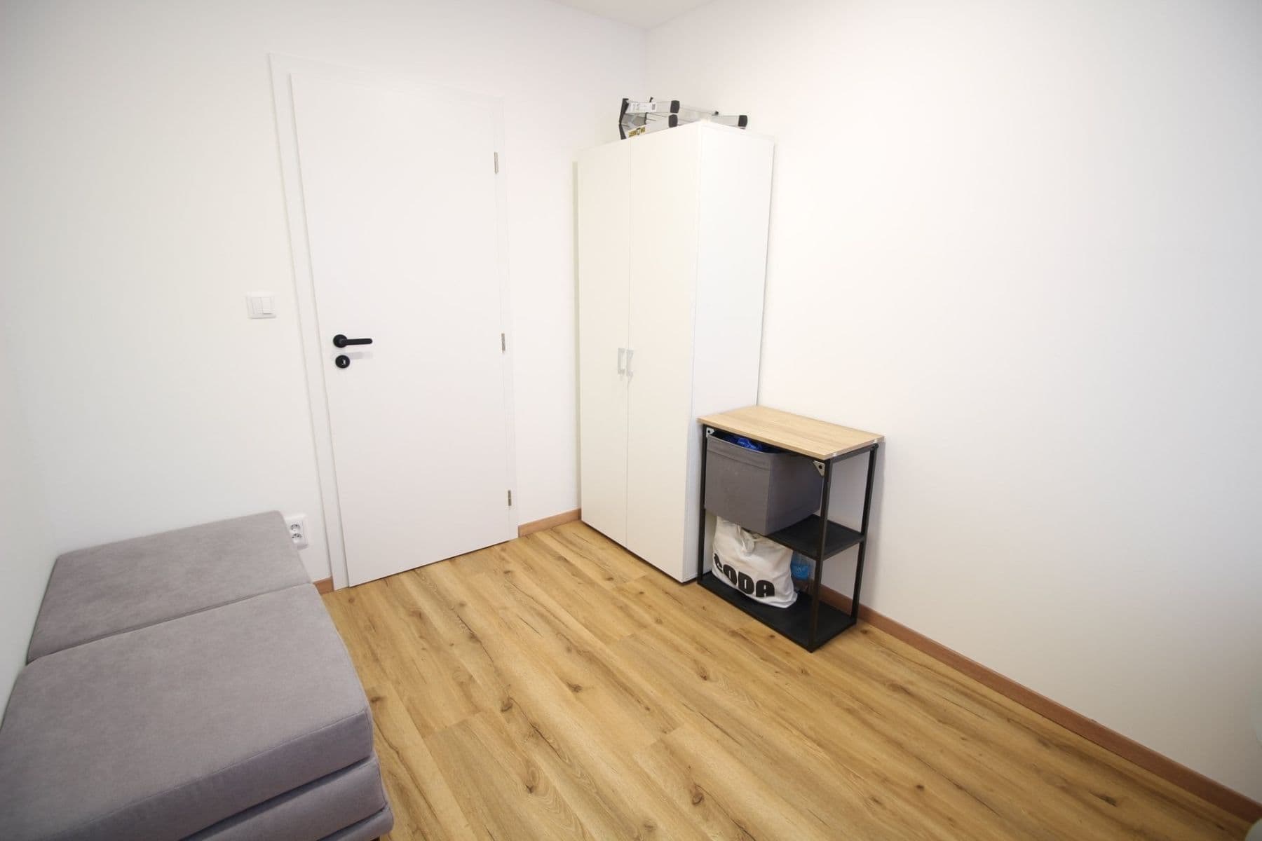 Pronájem bytu 3+kk 60 m², Kosmonautů, Mělník, Středočeský kraj Pronájem bytu 3+kk 60 m², Kosmonautů, Mělník, Středočeský kraj