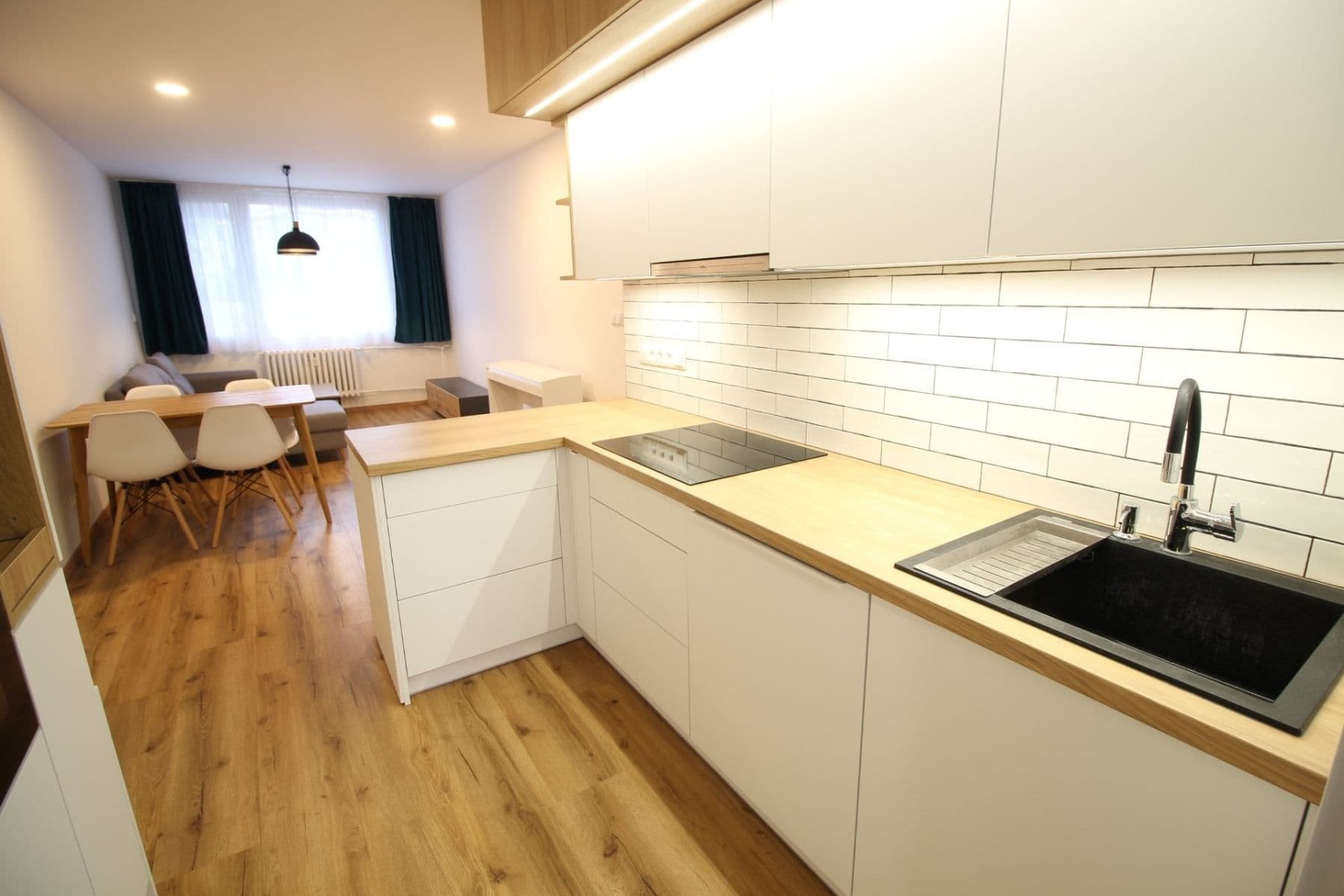 Pronájem bytu 3+kk 60 m², Kosmonautů, Mělník, Středočeský kraj Pronájem bytu 3+kk 60 m², Kosmonautů, Mělník, Středočeský kraj