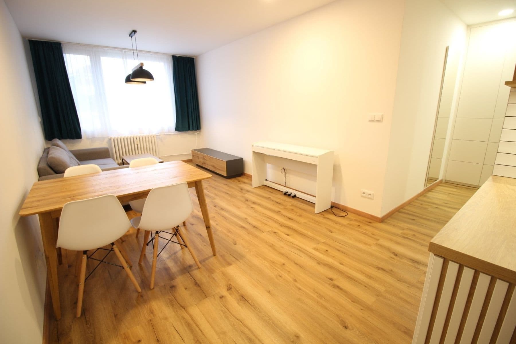 Pronájem bytu 3+kk 60 m², Kosmonautů, Mělník, Středočeský kraj Pronájem bytu 3+kk 60 m², Kosmonautů, Mělník, Středočeský kraj