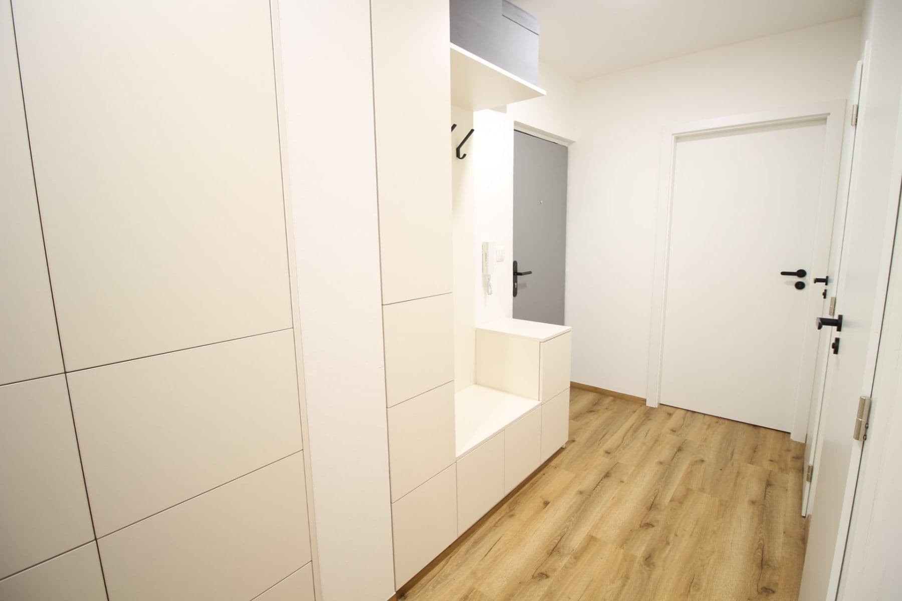Pronájem bytu 3+kk 60 m², Kosmonautů, Mělník, Středočeský kraj Pronájem bytu 3+kk 60 m², Kosmonautů, Mělník, Středočeský kraj