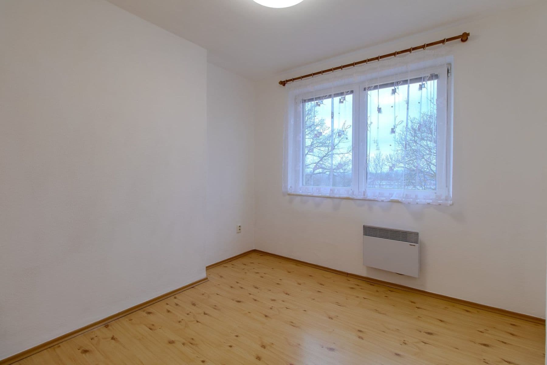 Pronájem bytu 3+1 68 m², Spojovací, Milovice, Středočeský kraj Pronájem bytu 3+1 68 m², Spojovací, Milovice, Středočeský kraj