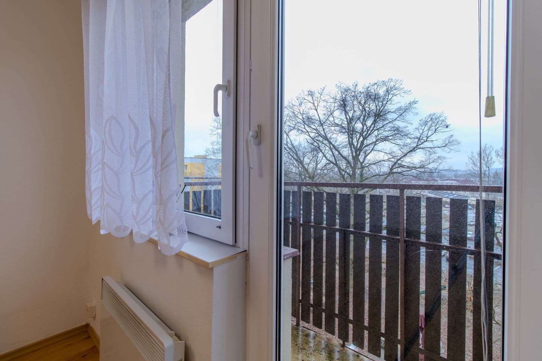 Pronájem bytu 3+1 68 m², Spojovací, Milovice, Středočeský kraj Pronájem bytu 3+1 68 m², Spojovací, Milovice, Středočeský kraj