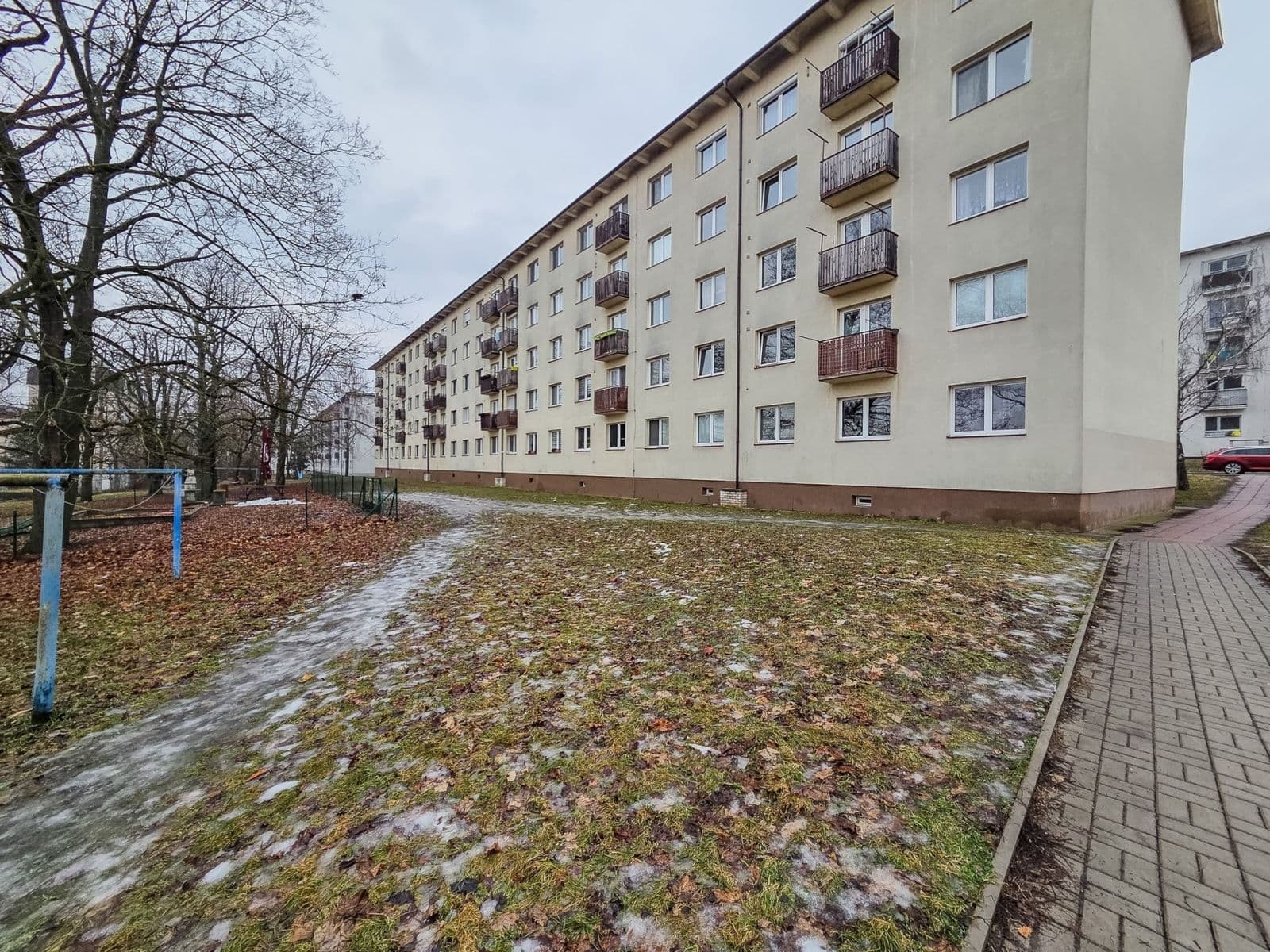 Pronájem bytu 3+1 68 m², Spojovací, Milovice, Středočeský kraj Pronájem bytu 3+1 68 m², Spojovací, Milovice, Středočeský kraj