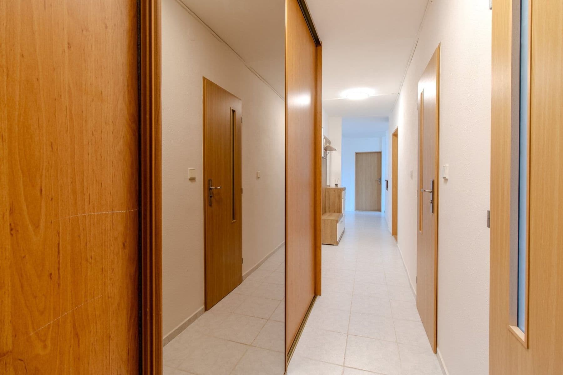 Pronájem bytu 3+1 68 m², Spojovací, Milovice, Středočeský kraj Pronájem bytu 3+1 68 m², Spojovací, Milovice, Středočeský kraj