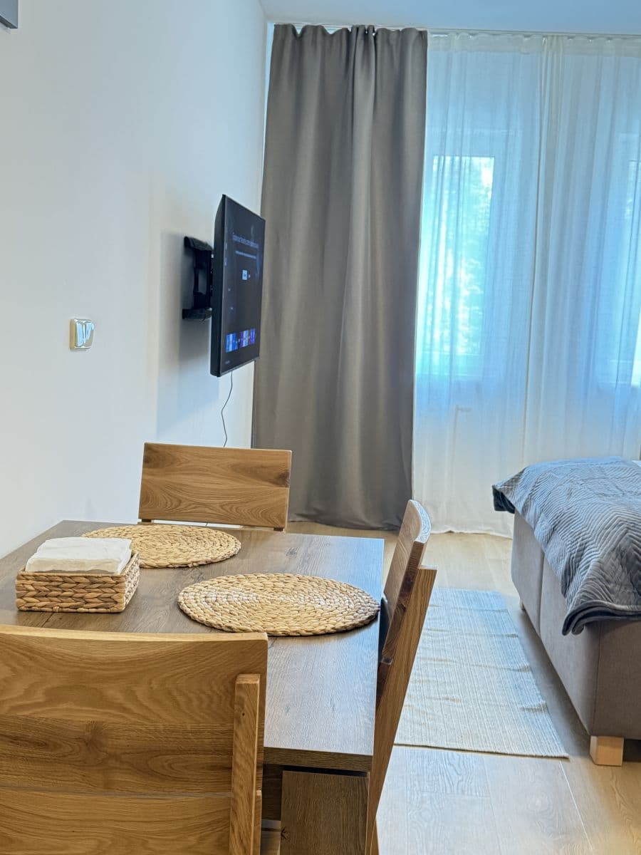 Pronájem bytu 43 m², Zbraslavská, Praha, Praha Pronájem bytu 43 m², Zbraslavská, Praha, Praha