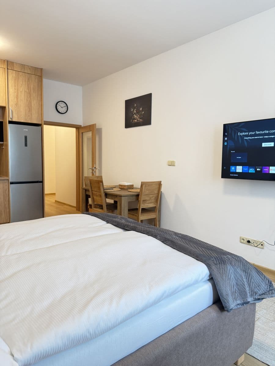 Pronájem bytu 43 m², Zbraslavská, Praha, Praha Pronájem bytu 43 m², Zbraslavská, Praha, Praha