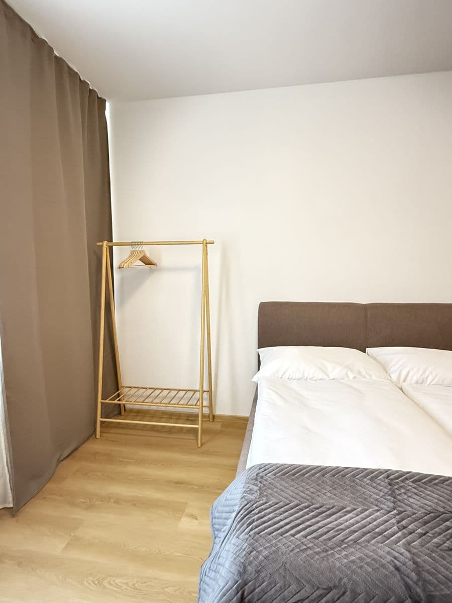 Pronájem bytu 43 m², Zbraslavská, Praha, Praha Pronájem bytu 43 m², Zbraslavská, Praha, Praha