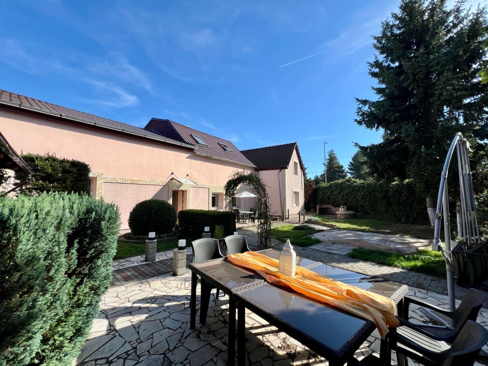 Prodej domu 306 m², pozemek 1.044 m², Očihov, Ústecký kraj Prodej domu 306 m², pozemek 1.044 m², Očihov, Ústecký kraj