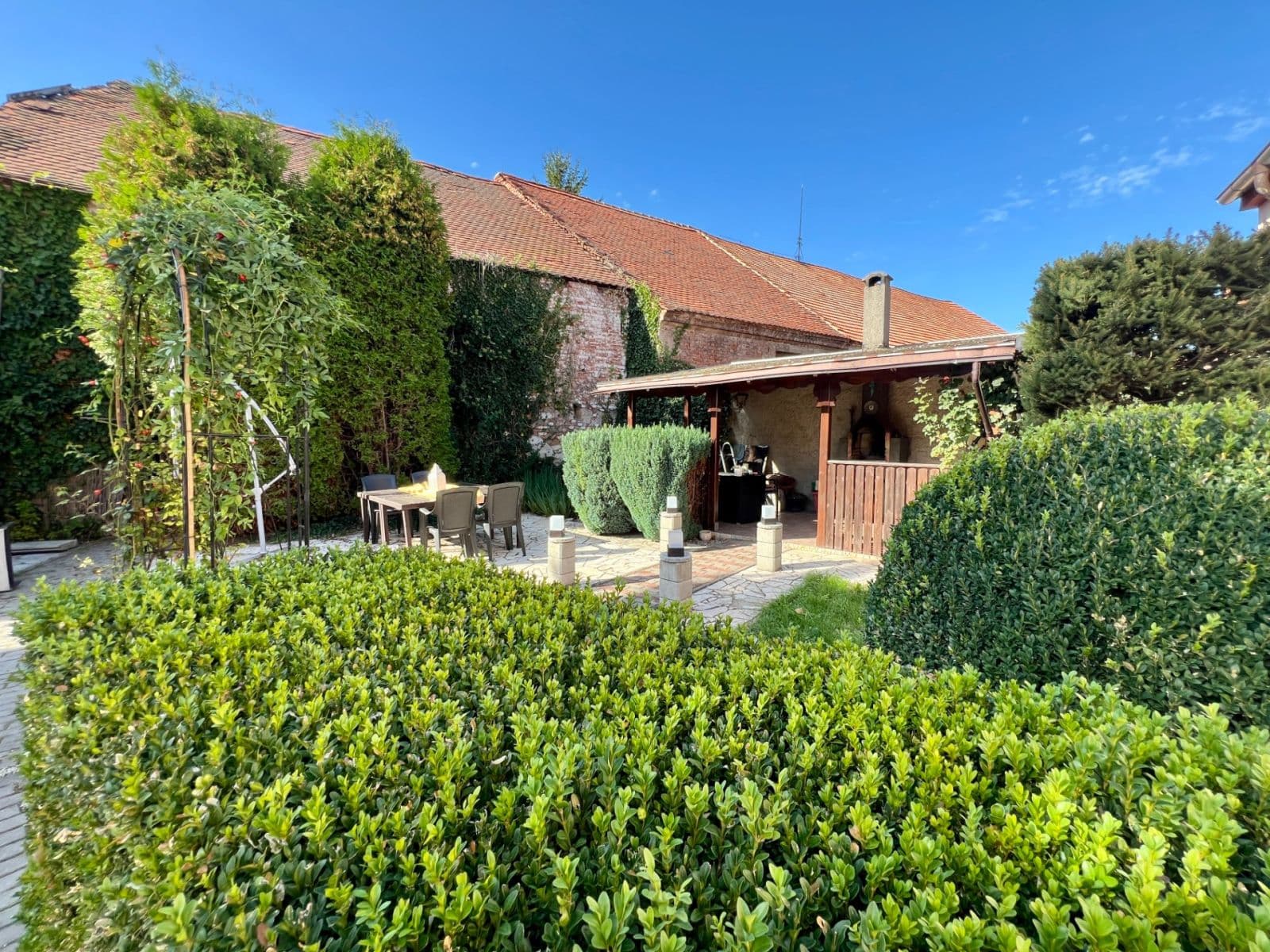 Prodej domu 306 m², pozemek 1.044 m², Očihov, Ústecký kraj Prodej domu 306 m², pozemek 1.044 m², Očihov, Ústecký kraj