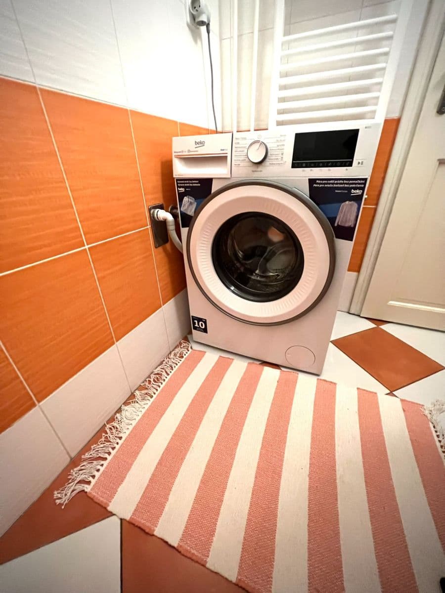 Pronájem bytu 2+kk 65 m², J. Plachty, České Budějovice, Jihočeský kraj Pronájem bytu 2+kk 65 m², J. Plachty, České Budějovice, Jihočeský kraj