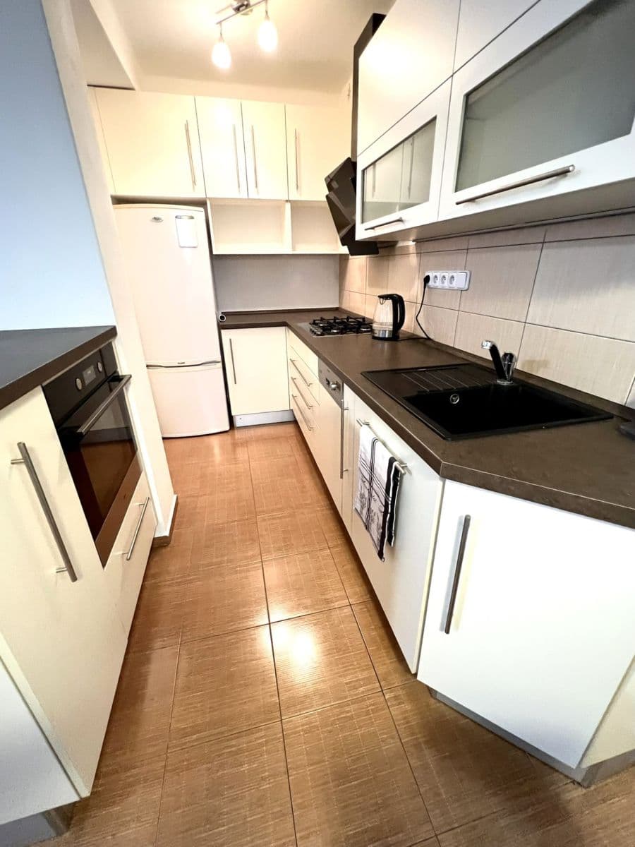 Pronájem bytu 2+kk 65 m², J. Plachty, České Budějovice, Jihočeský kraj Pronájem bytu 2+kk 65 m², J. Plachty, České Budějovice, Jihočeský kraj