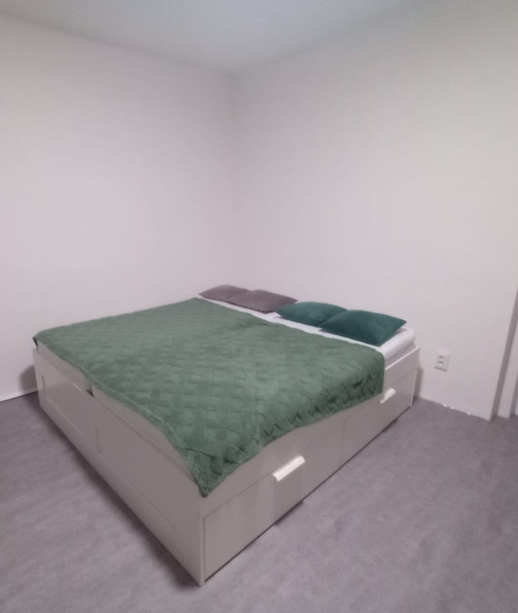 Pronájem bytu 3+kk 85 m², Revoluční, Šestajovice, Středočeský kraj Pronájem bytu 3+kk 85 m², Revoluční, Šestajovice, Středočeský kraj