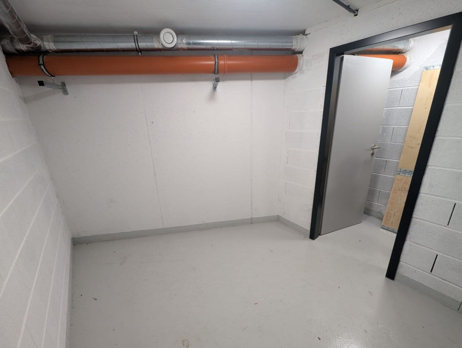 Prodej garáže 13 m², Dostalové, Praha, Praha Prodej garáže 13 m², Dostalové, Praha, Praha