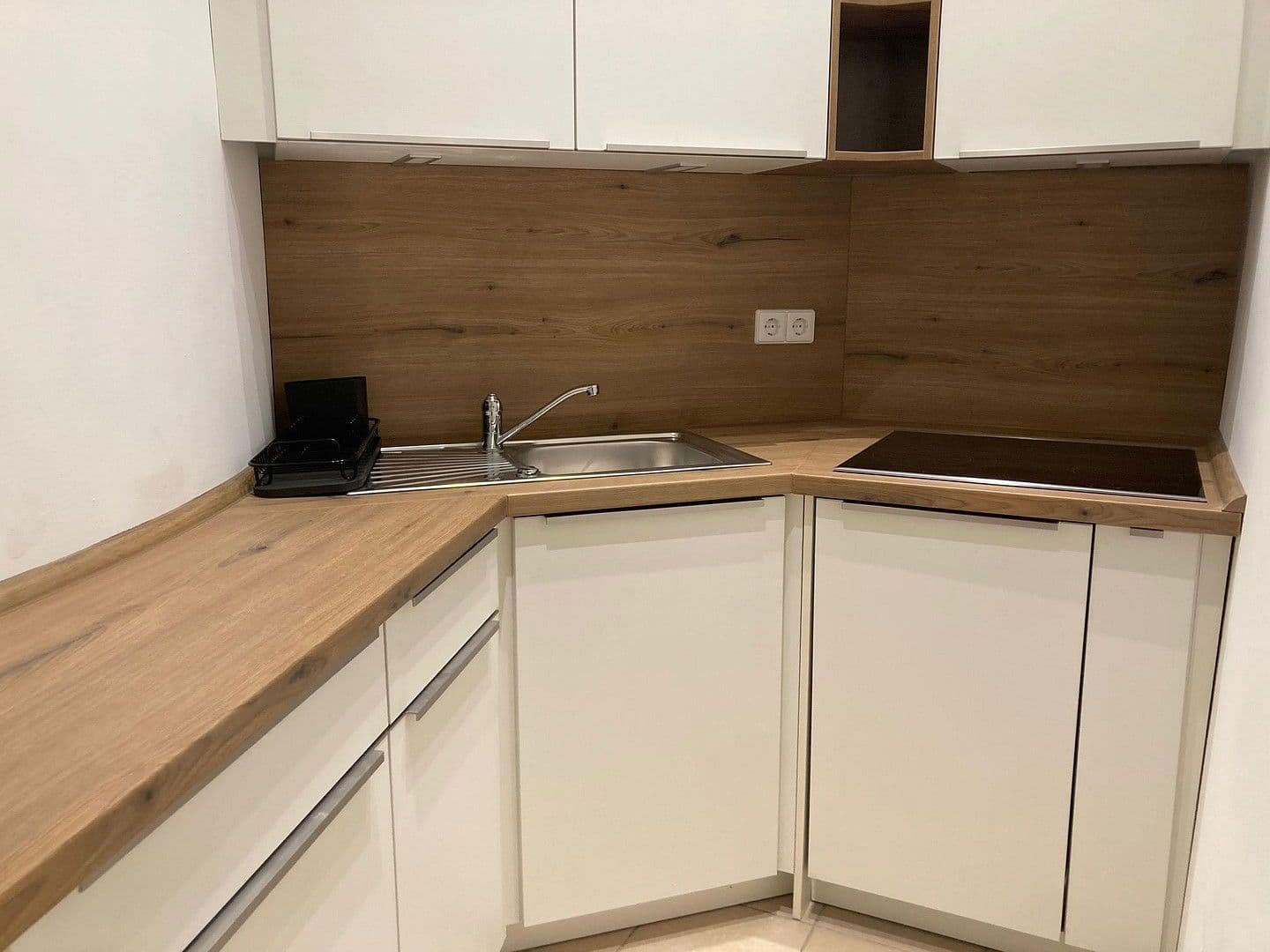 Pronájem bytu 2+kk 65 m², Katharinenstrasse 21, Berlin, Berlín Pronájem bytu 2+kk 65 m², Katharinenstrasse 21, Berlin, Berlín