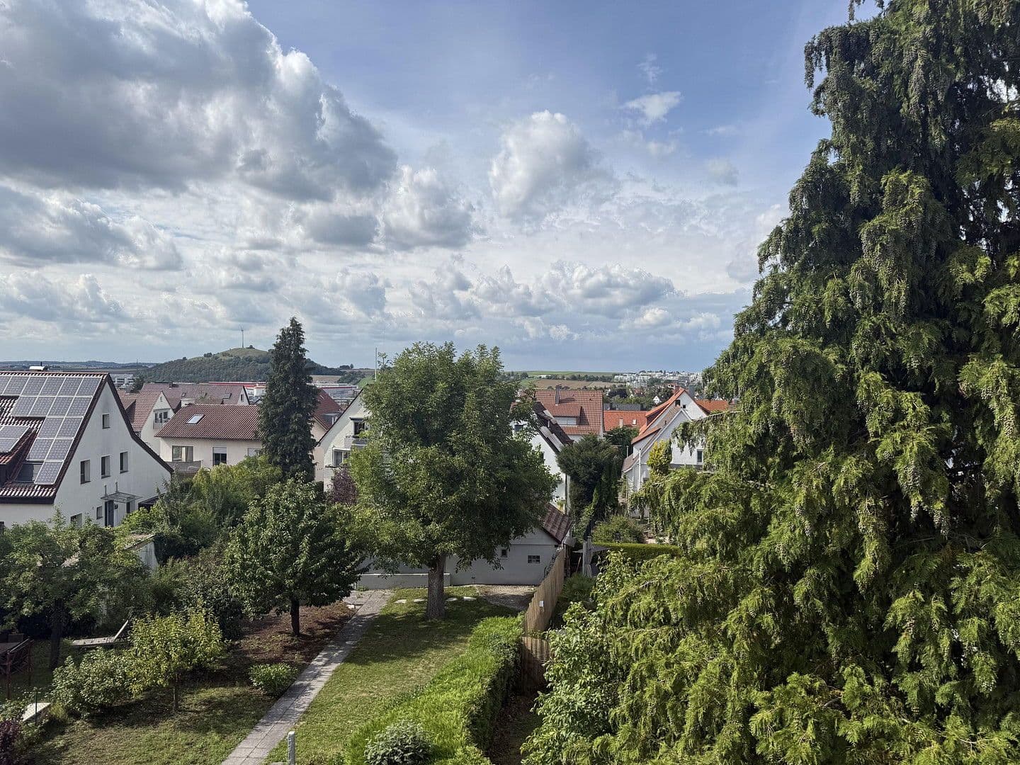 Pronájem bytu 2+1 35 m², Solitudestr. 287, Stuttgart Weilimdorf, Bádensko-Württembersko Pronájem bytu 2+1 35 m², Solitudestr. 287, Stuttgart Weilimdorf, Bádensko-Württembersko