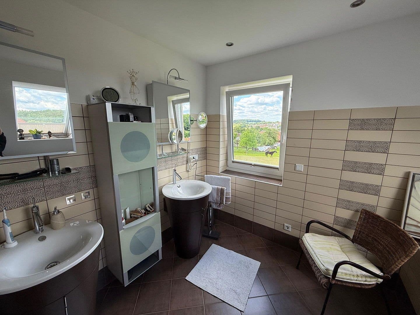 Prodej domu 322 m², pozemek 707 m², Künzell, Hessen Prodej domu 322 m², pozemek 707 m², Künzell, Hessen