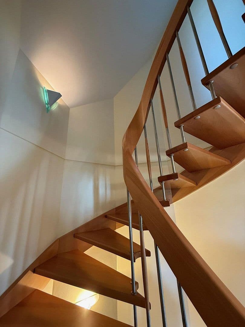 Prodej domu 322 m², pozemek 707 m², Künzell, Hessen Prodej domu 322 m², pozemek 707 m², Künzell, Hessen