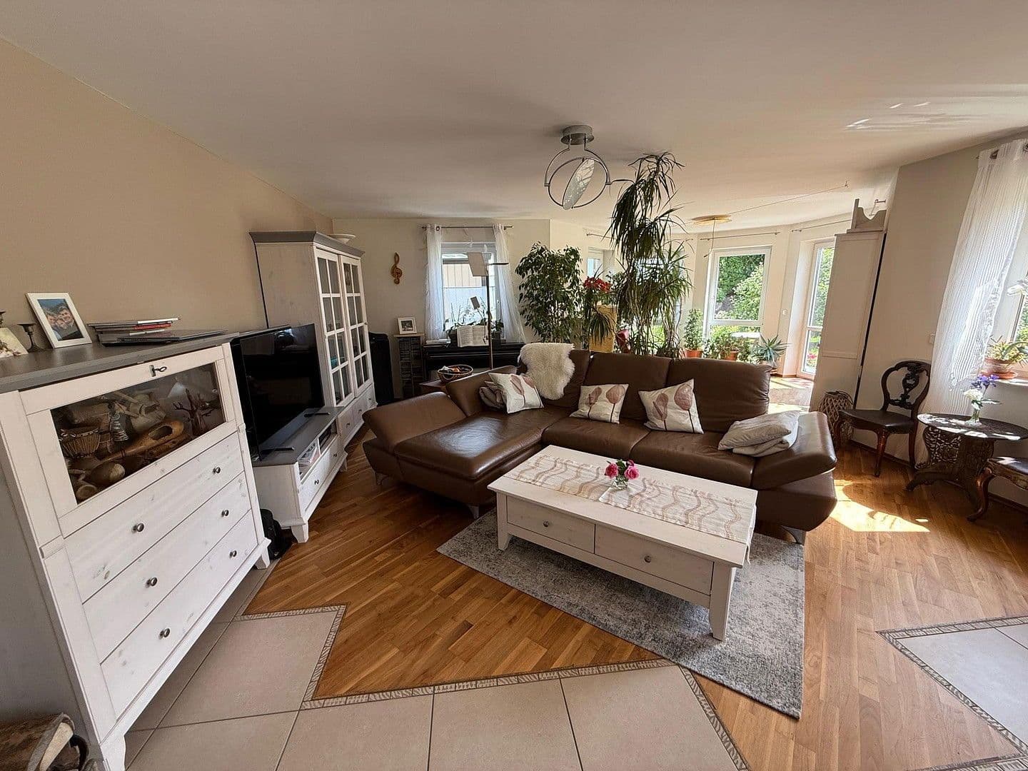 Prodej domu 322 m², pozemek 707 m², Künzell, Hessen Prodej domu 322 m², pozemek 707 m², Künzell, Hessen