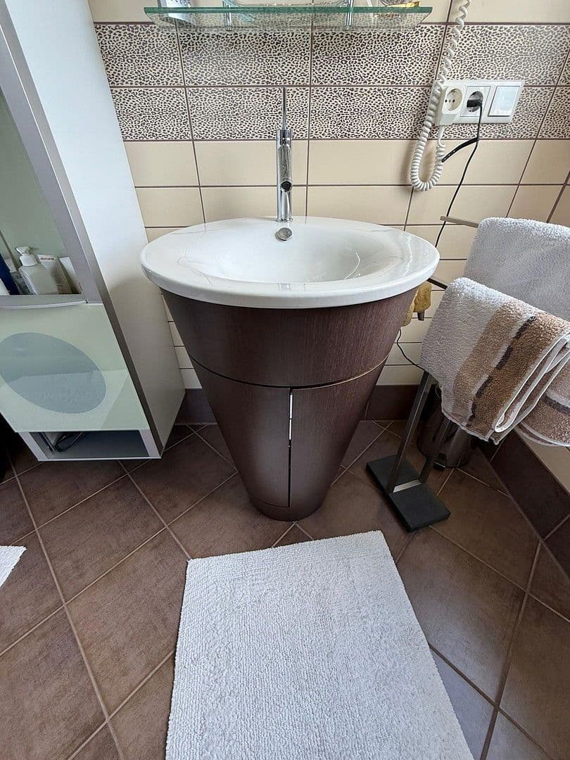 Prodej domu 322 m², pozemek 707 m², Künzell, Hessen Prodej domu 322 m², pozemek 707 m², Künzell, Hessen