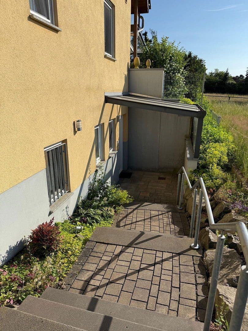 Prodej domu 322 m², pozemek 707 m², Künzell, Hessen Prodej domu 322 m², pozemek 707 m², Künzell, Hessen