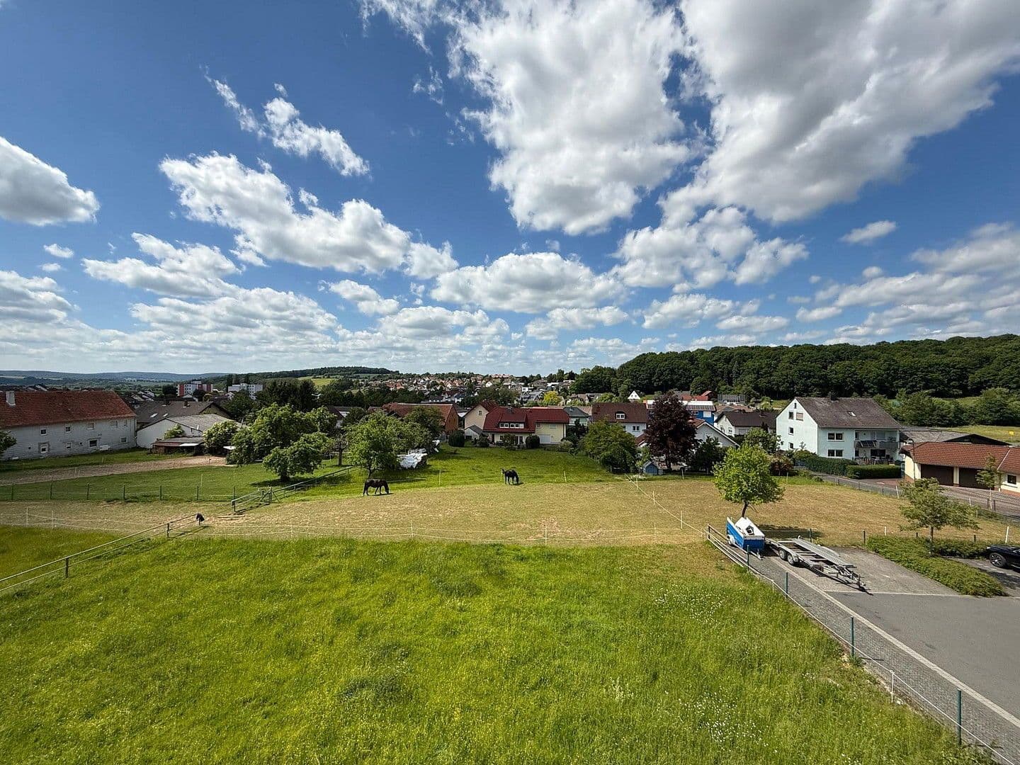 Prodej domu 322 m², pozemek 707 m², Künzell, Hessen Prodej domu 322 m², pozemek 707 m², Künzell, Hessen