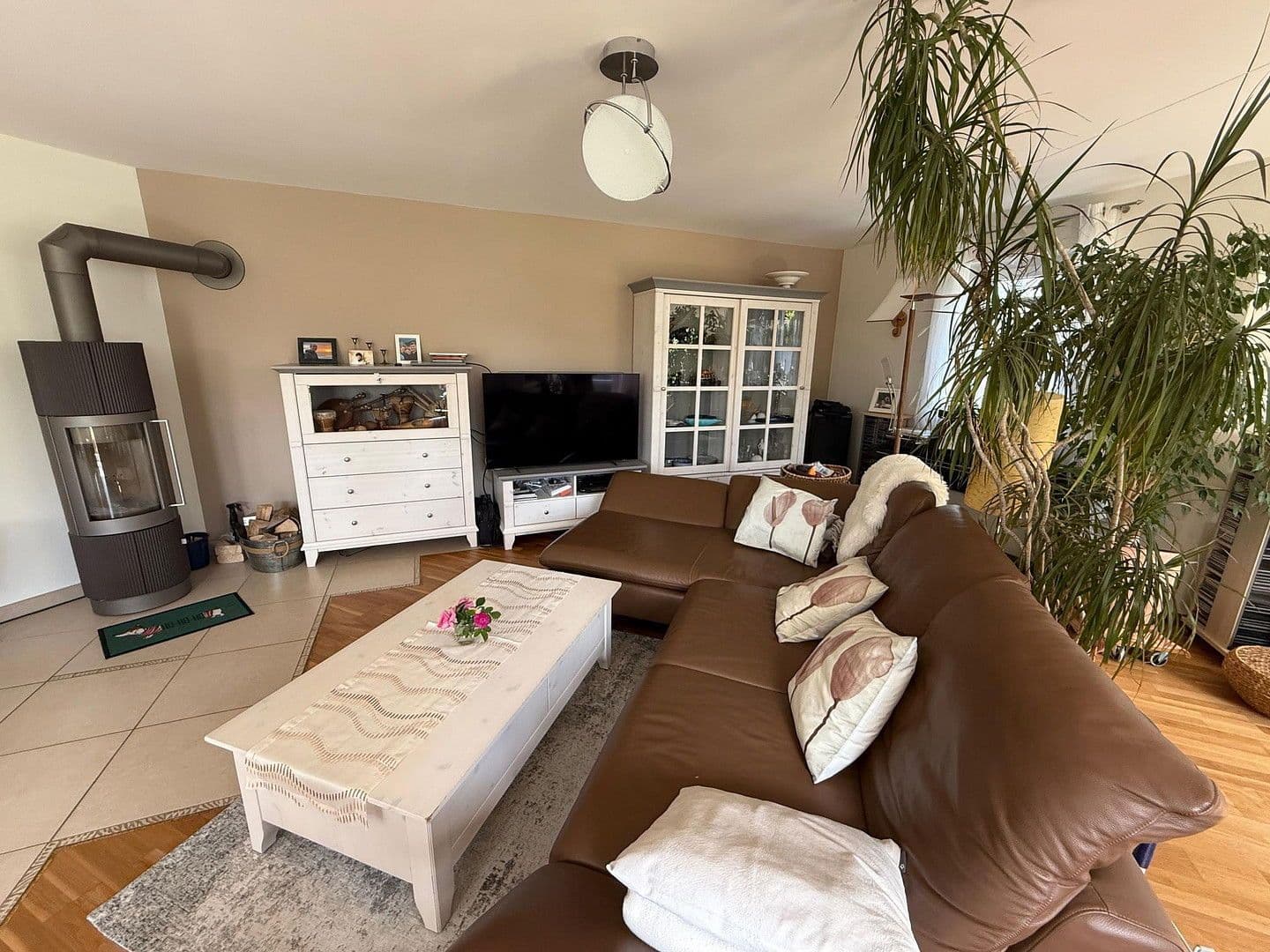 Prodej domu 322 m², pozemek 707 m², Künzell, Hessen Prodej domu 322 m², pozemek 707 m², Künzell, Hessen