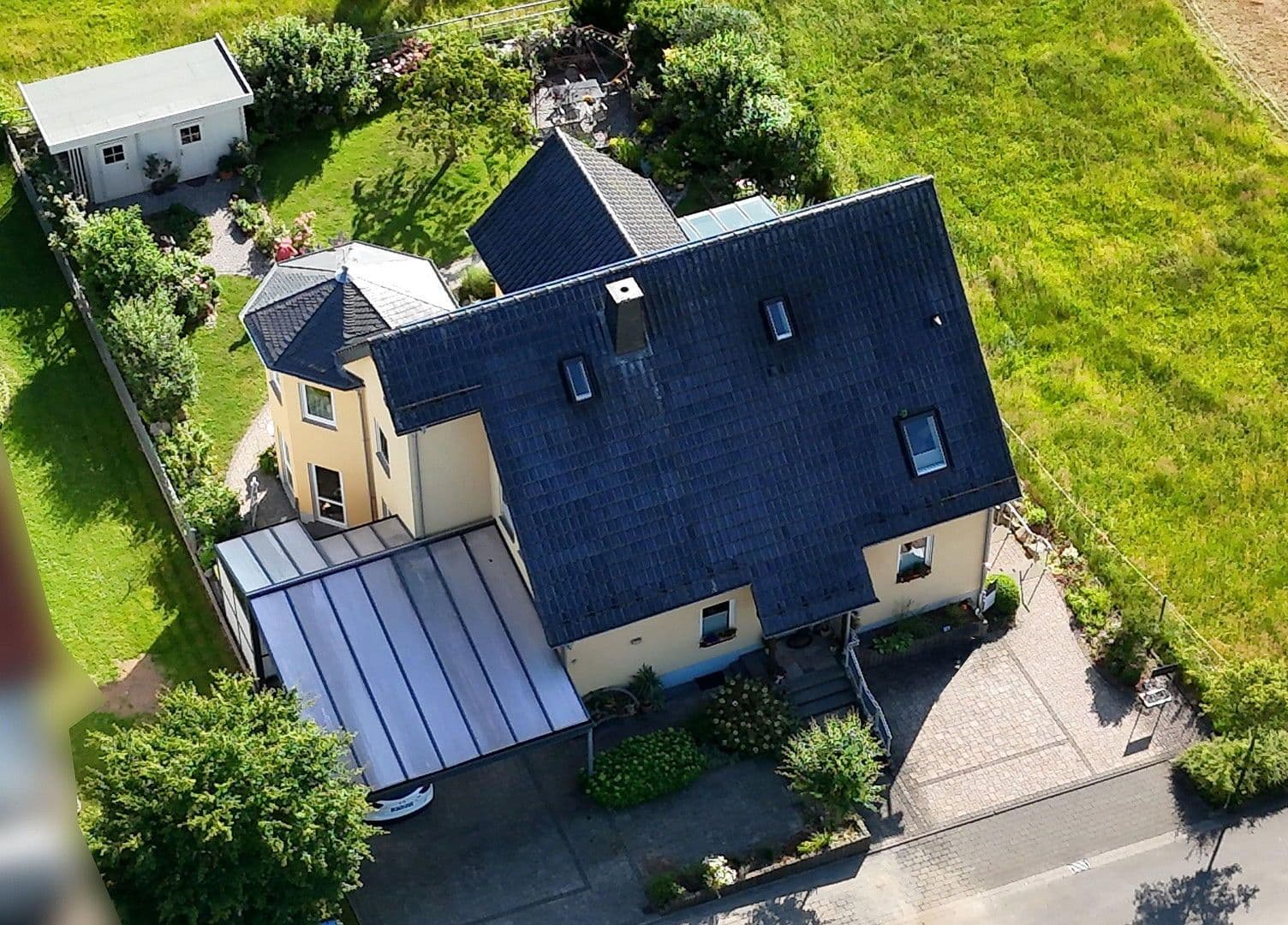 Prodej domu 322 m², pozemek 707 m², Künzell, Hessen Prodej domu 322 m², pozemek 707 m², Künzell, Hessen