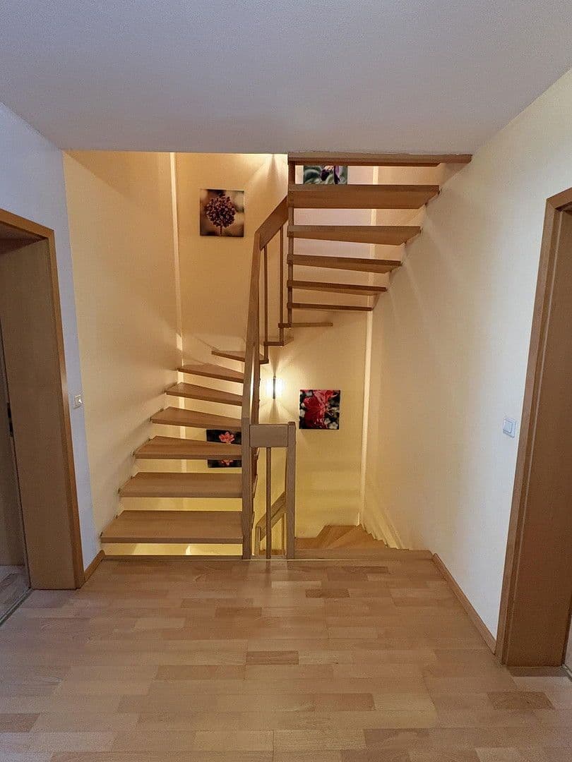 Prodej domu 137 m², pozemek 304 m², Oberasbach, Bavorsko Prodej domu 137 m², pozemek 304 m², Oberasbach, Bavorsko