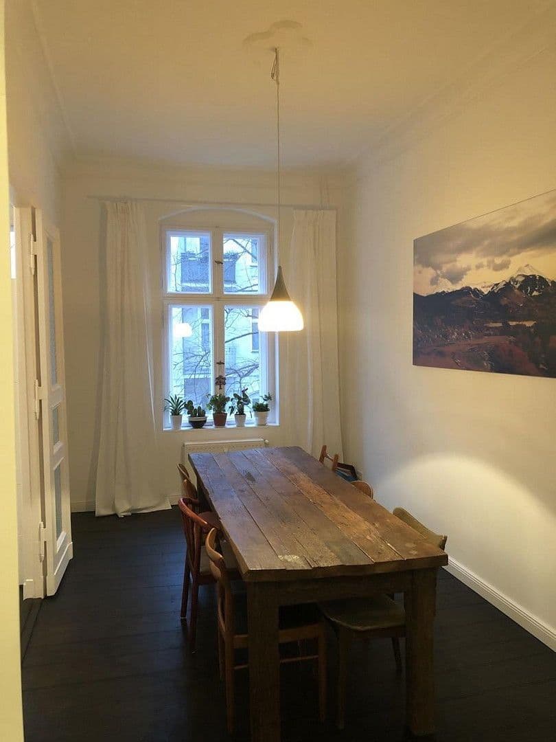 Prodej bytu 4+1 80 m², Berlin, Berlín Prodej bytu 4+1 80 m², Berlin, Berlín