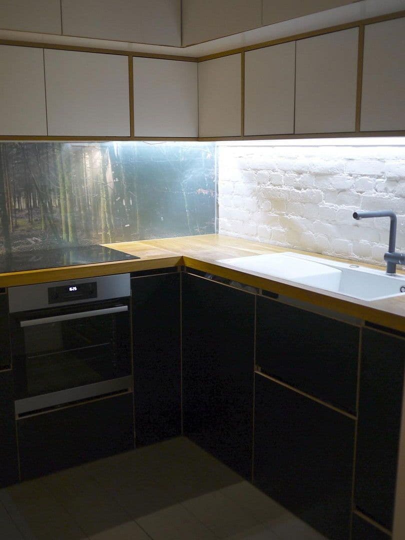 Prodej bytu 4+1 80 m², Berlin, Berlín Prodej bytu 4+1 80 m², Berlin, Berlín